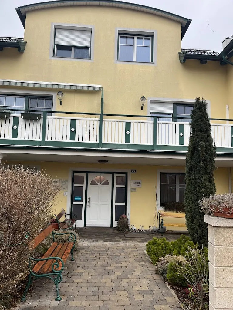 Dr. Peter Fuhrich in Biedermannsdorf