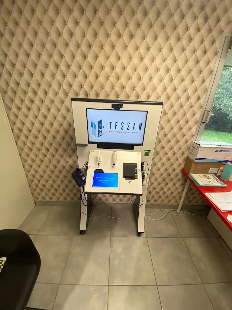 Cabine Téléconsultation Médecin Tessan_Poullaouen_slider_immagine_2