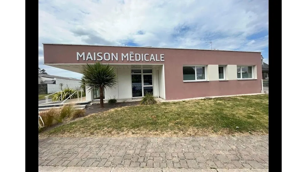 Cabine Téléconsultation Médecin Tessan_Saint-Martin-sur-Oust_slider_imagen_1