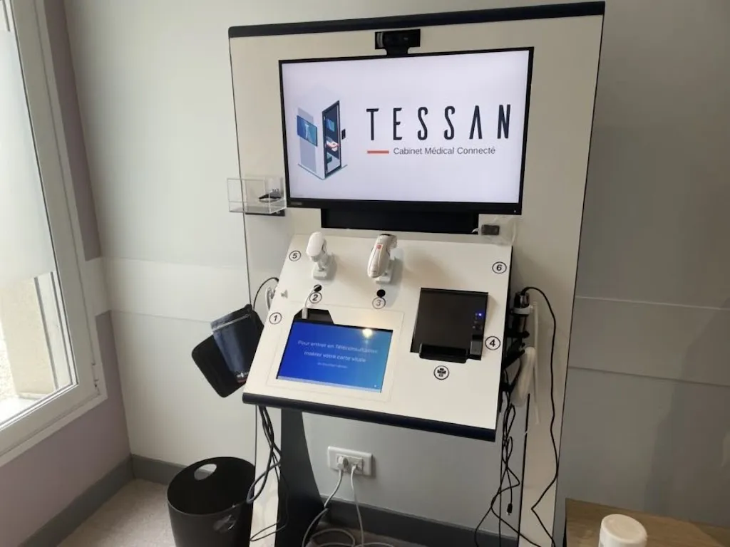 Cabine Téléconsultation Médecin Tessan_Saint-Martin-sur-Oust_slider_imagen_2