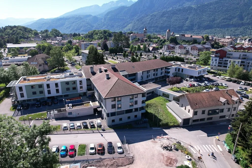 Hospital Proximity Martel De Janville_Janville_slider_imagen_2