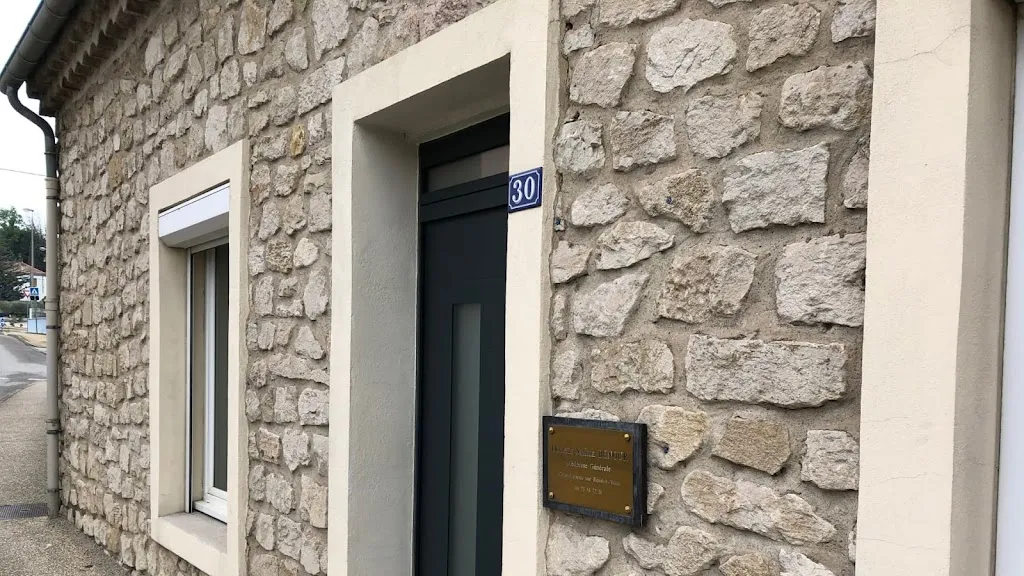 Dr Salima BENOUR doctor en Bourg-Saint-Andéol