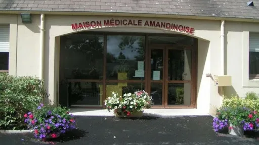 Maison Médicale Serge LEPAGE doctor en Saint-Amand-Longpré