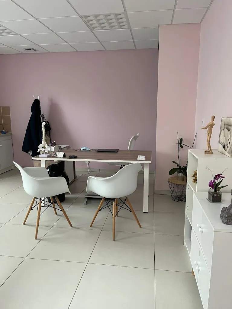 Ostéopathe Katia Fernandes (EI) doctor in Soings-en-Sologne