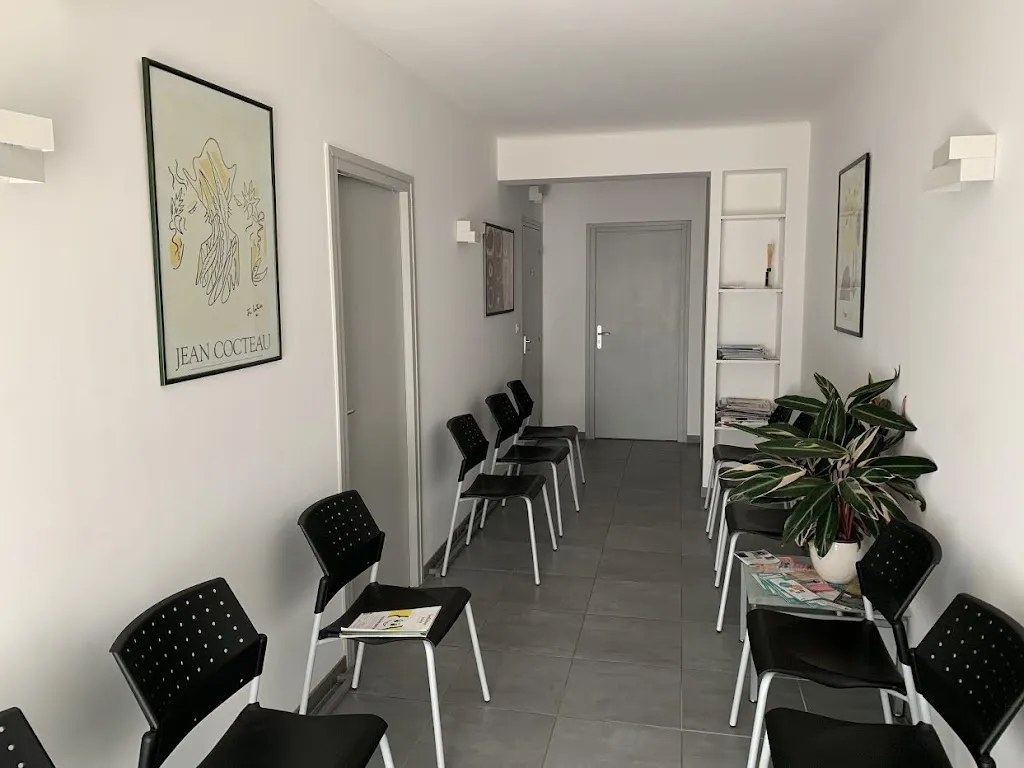Docteurs POGGI et DESNAULT-BURLE médecin à Cargèse