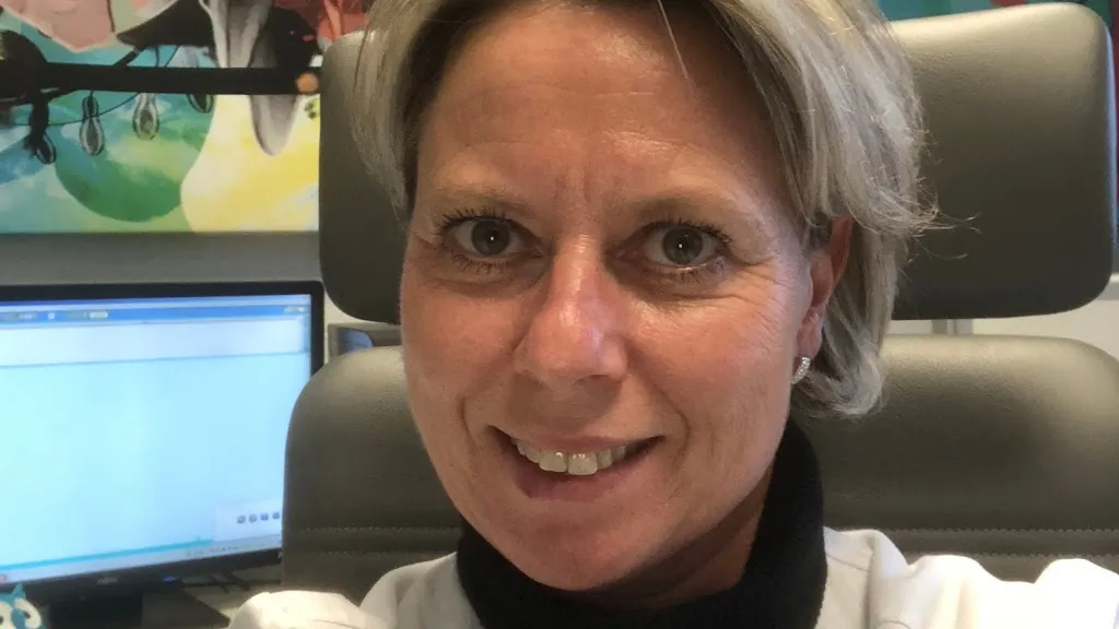 Dr Catherine EHRSAM