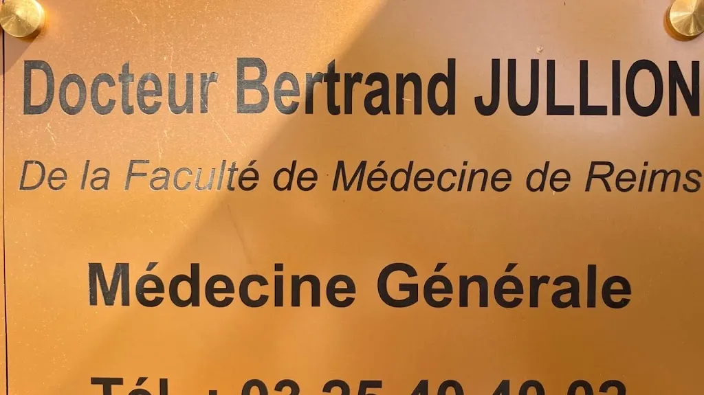 Jullion Bertrand doctor in Estissac