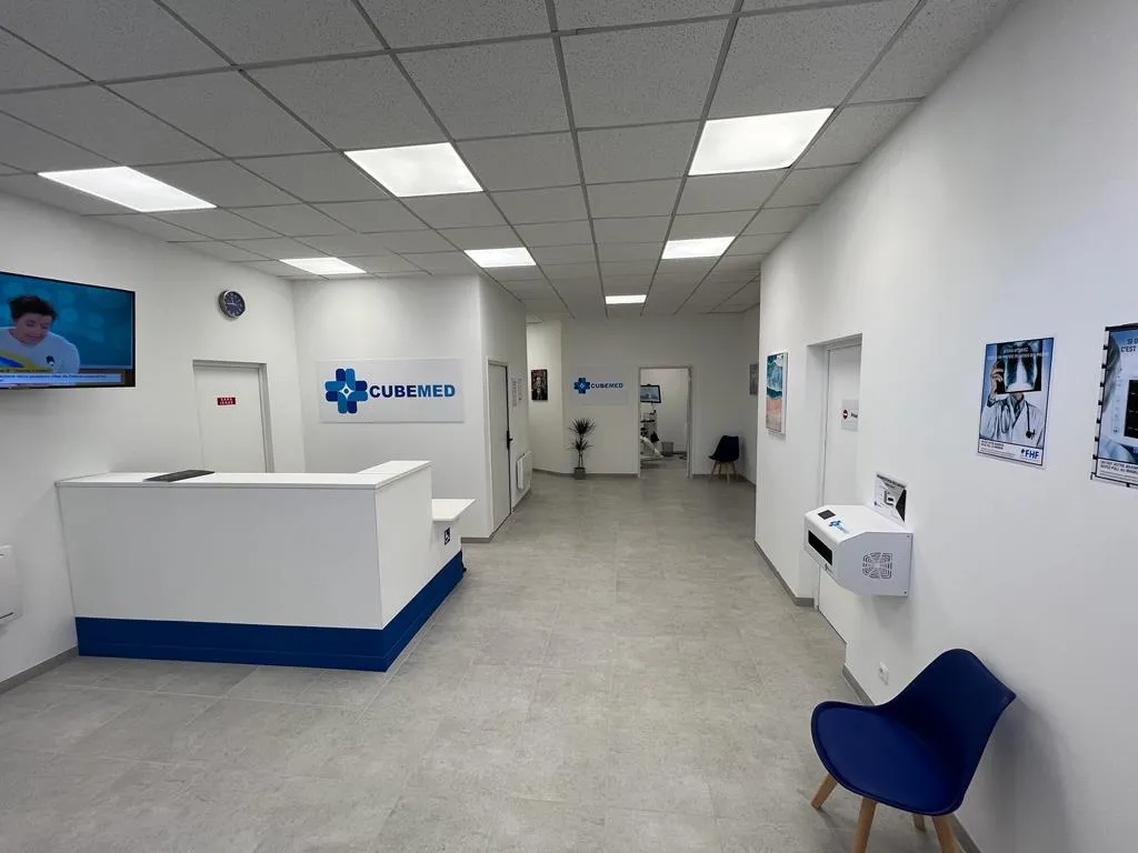 CUBESANTÉ® - Dunkerque 59 I Médecine générale I Gynécologie I Cardiologie I Pédiatrie I Psychiatrie I Pneumologie_Coudekerque-Branche_slider_immagine_3