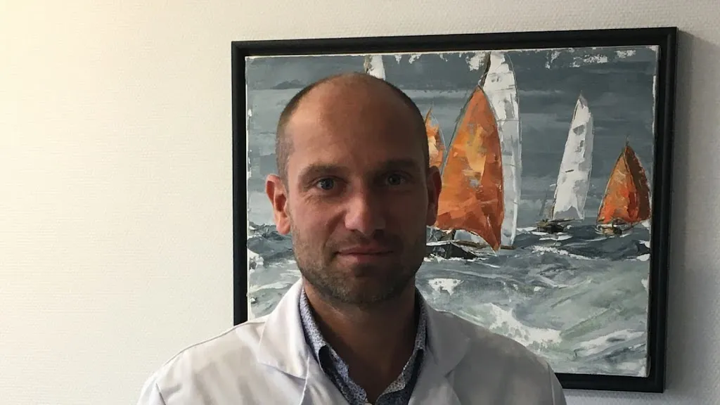 Dr Simon VAN AGT médecin à Coquelles