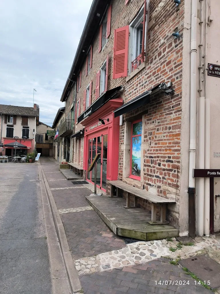 Imaging of the Dombes SCM