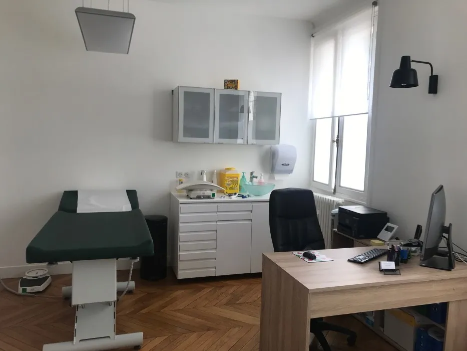Dr Claire LESENECHAL doctor in Neuilly-Saint-Front