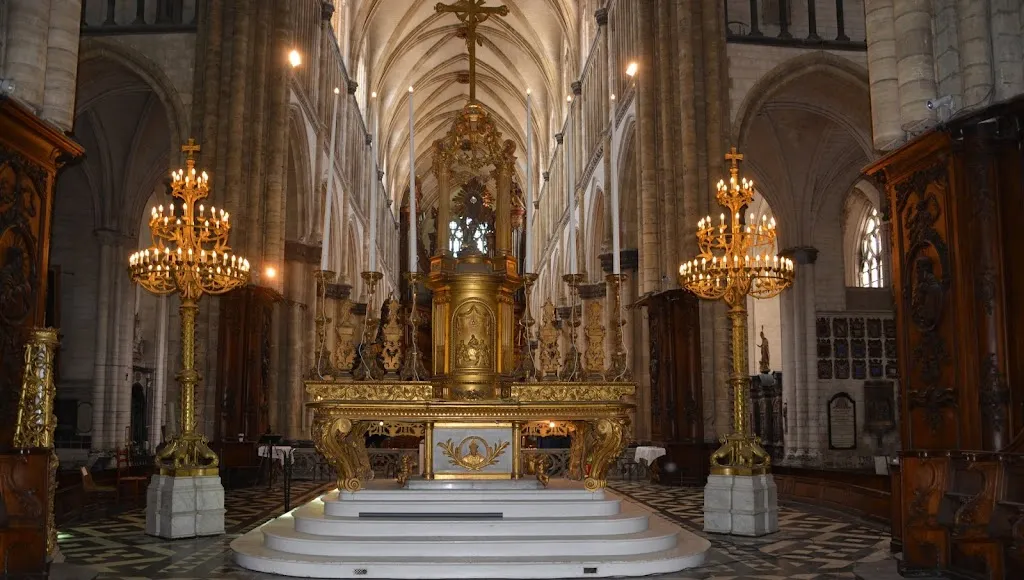 Notre-Dame-de-Saint-Omer Cathedral at Saint-Omer_Saint-Omer_slider_bild_1