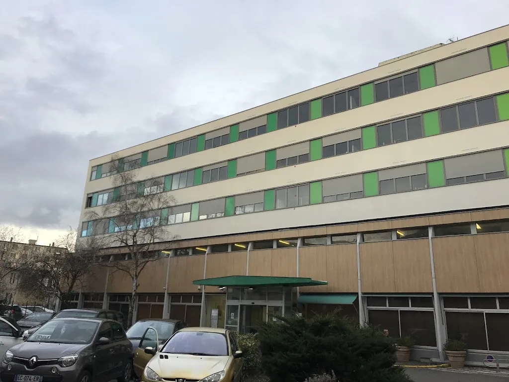 Polyclinic De La Foret doctor en Arbonne-la-Forêt