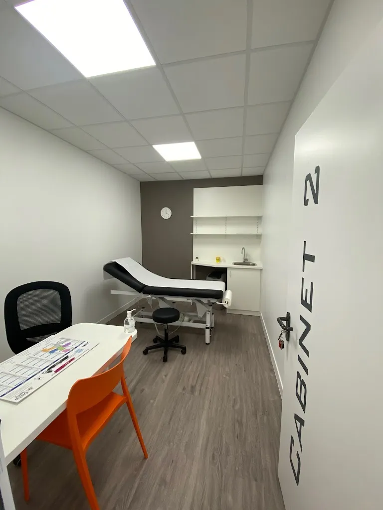 Surgical Medical Center Voltaire doctor en Asnières-sur-Seine