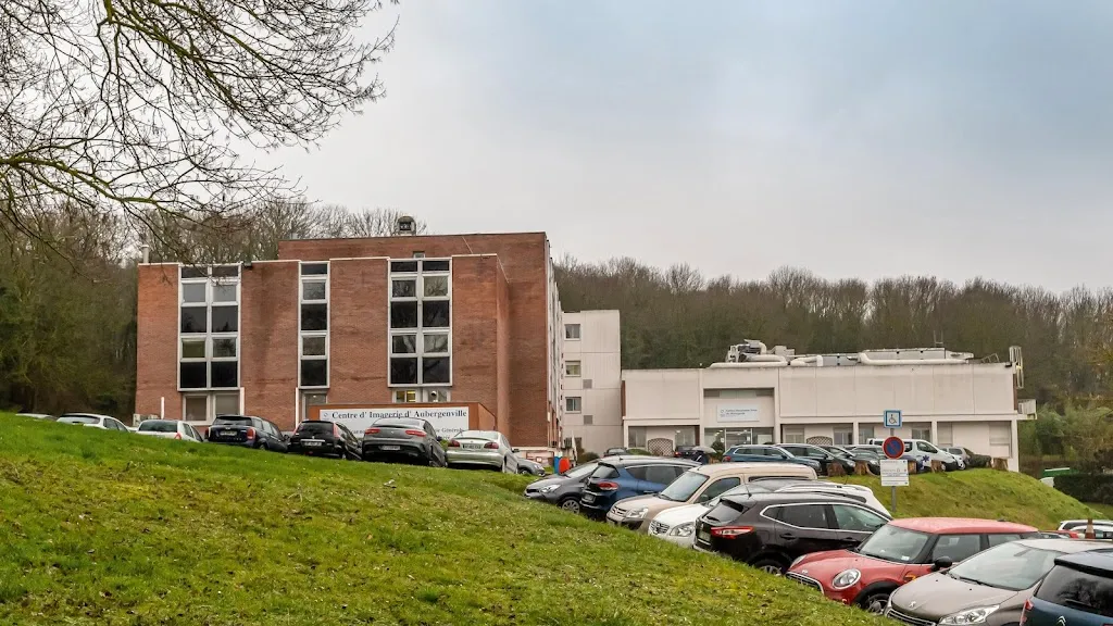 Hospital Center Private Du Montgardé medico a Aubergenville