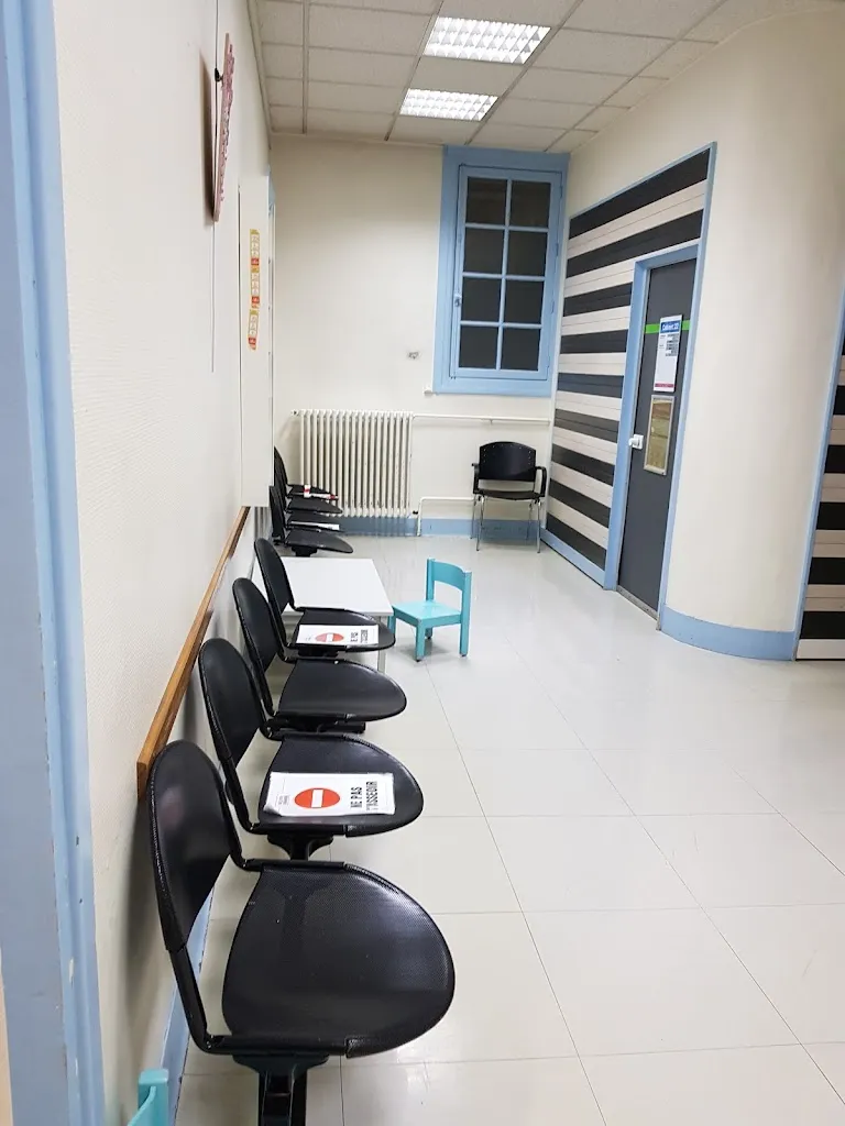 Municipal Health Center Louis Pasteur_Bagneux_slider_imagen_3