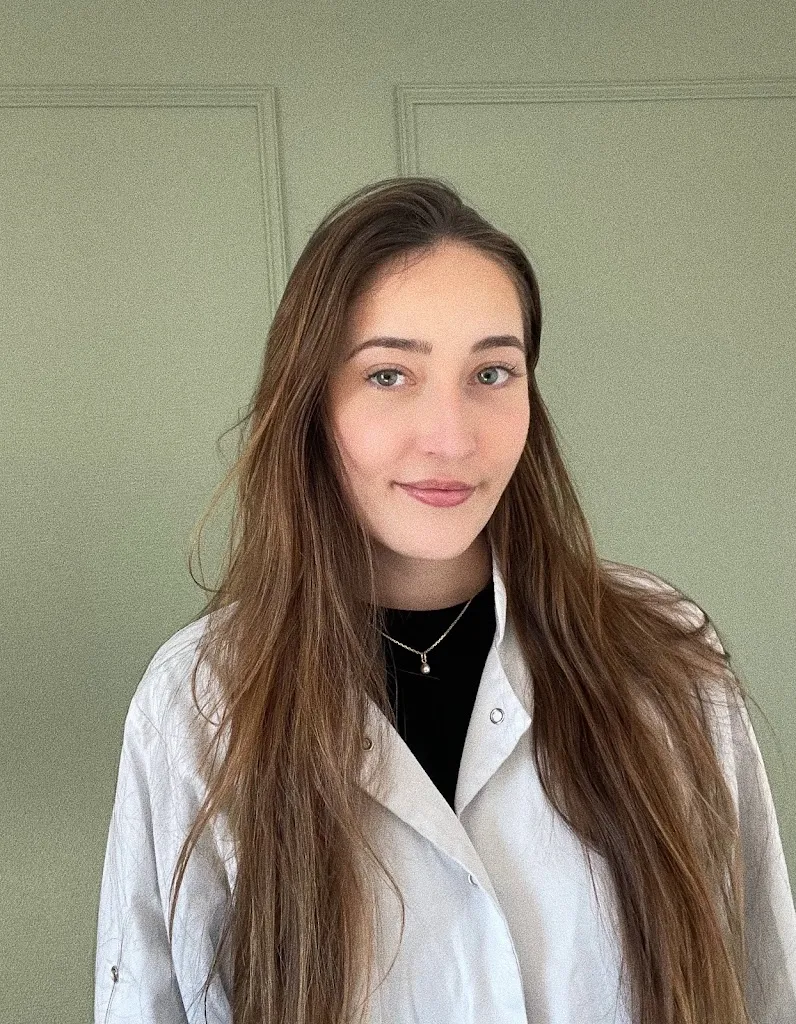 Anouchka Miot | Ostéopathe D.O. | Villiers-St-Frédéric | Suivi sportif, stress & douleurs chroniques doctor en Villiers-Saint-Fréderic