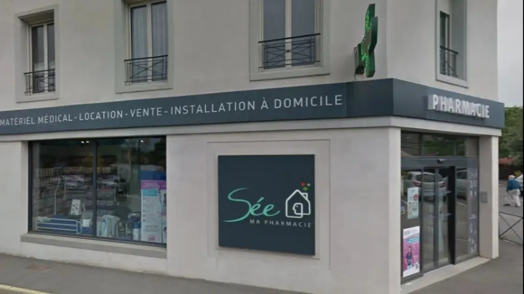 Cabine Téléconsultation Médecin Tessan Arzt in Brécey