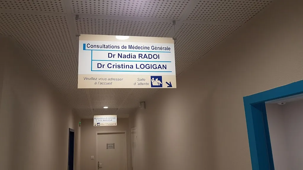 Dr Cristina Logigan médecin généralise ( pas dermatologie)_Louzy_slider_immagine_2