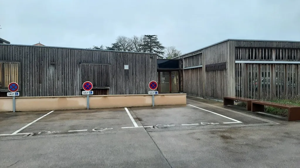 Maison de la Santé doctor en Lussac-les-Châteaux