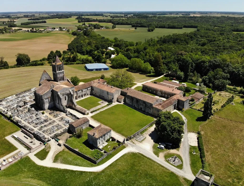 Sablonceaux Abbey doctor in Sablonceaux