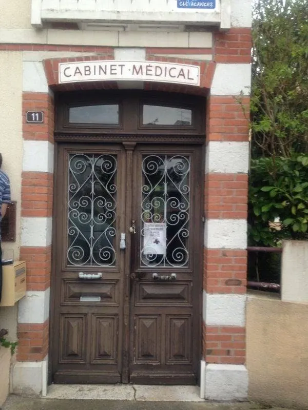 Cabinet medical