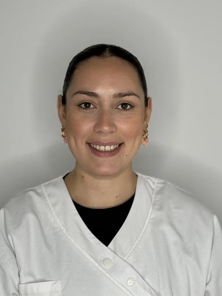 Bénédicte BAPTISTE—CHIRON_Vœuil-et-Giget_slider_imagen_1