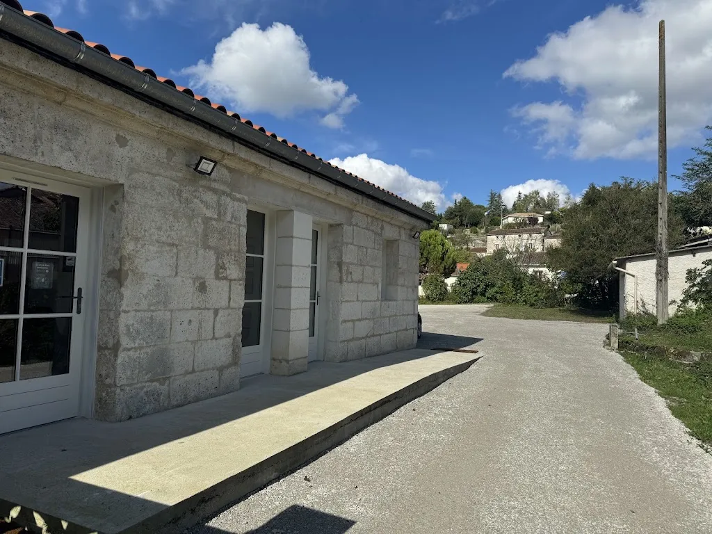 Bénédicte BAPTISTE—CHIRON_Vœuil-et-Giget_slider_imagen_3