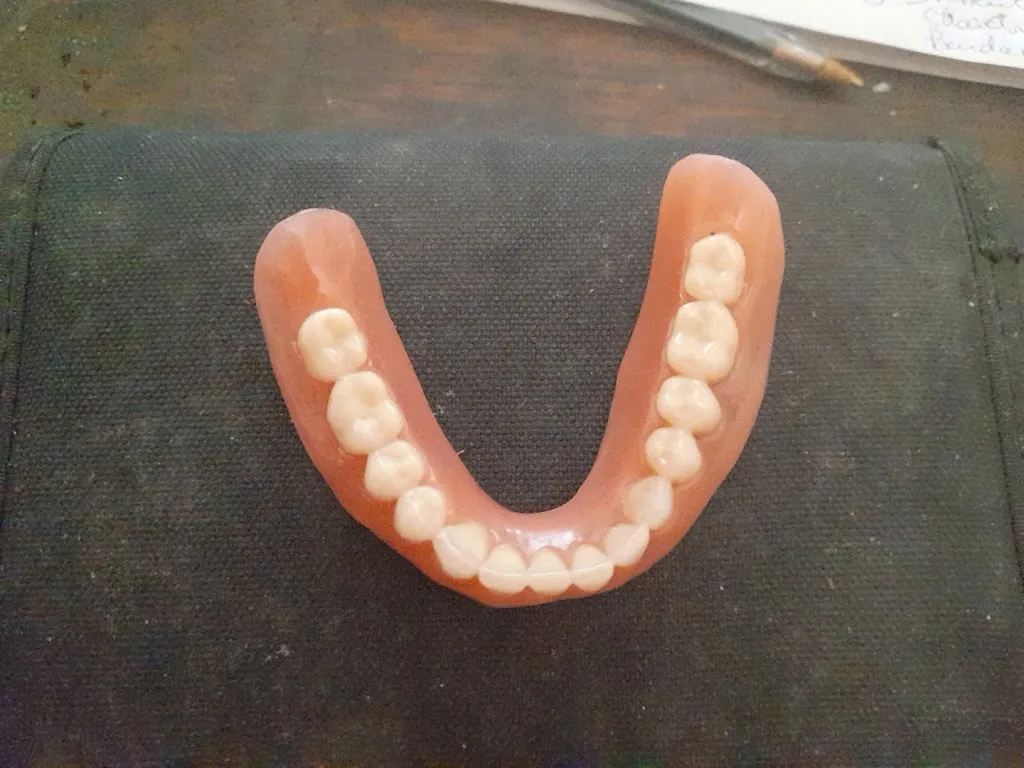 Dr. Delikan Ibrahim - Chirurgien Dentiste_Saint-Paul-de-Fenouillet_slider_bild_1