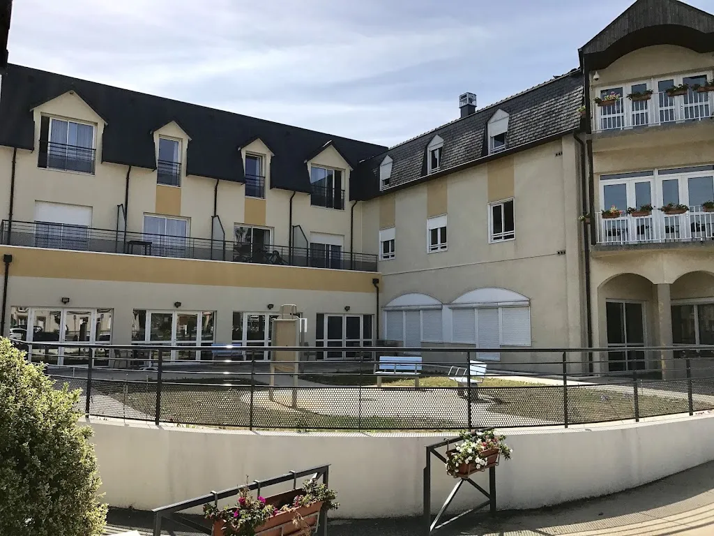 Maison de Retraite Marie Fanneau de la Horie doctor en Javron-les-Chapelles