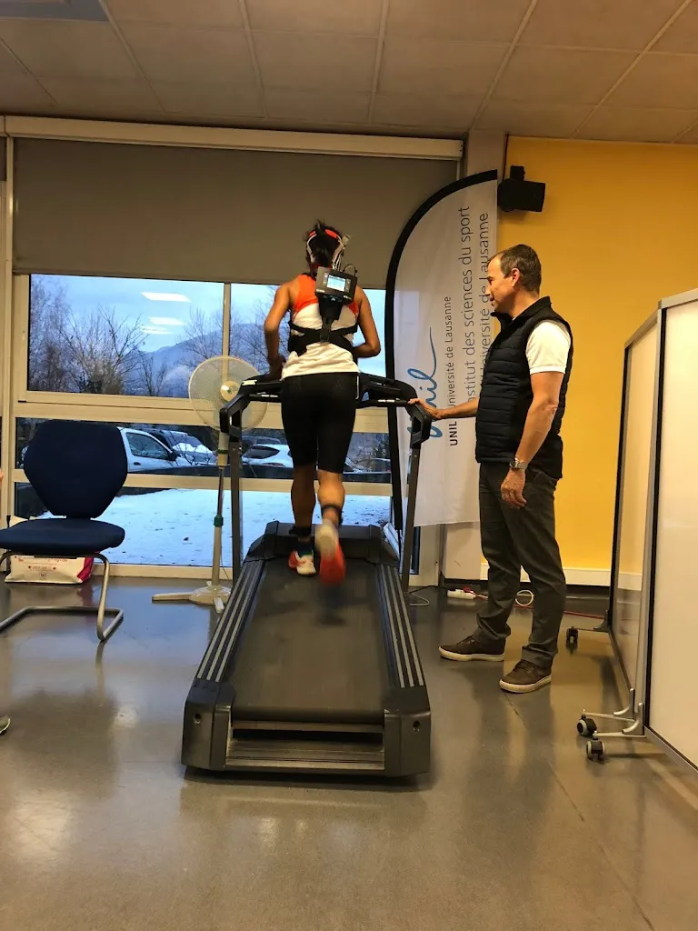 DR ROLLIER DR LE MASLE / Chirurgien et médecin du sport Annecy / Arthrosport_Dingy-Saint-Clair_slider_bild_2