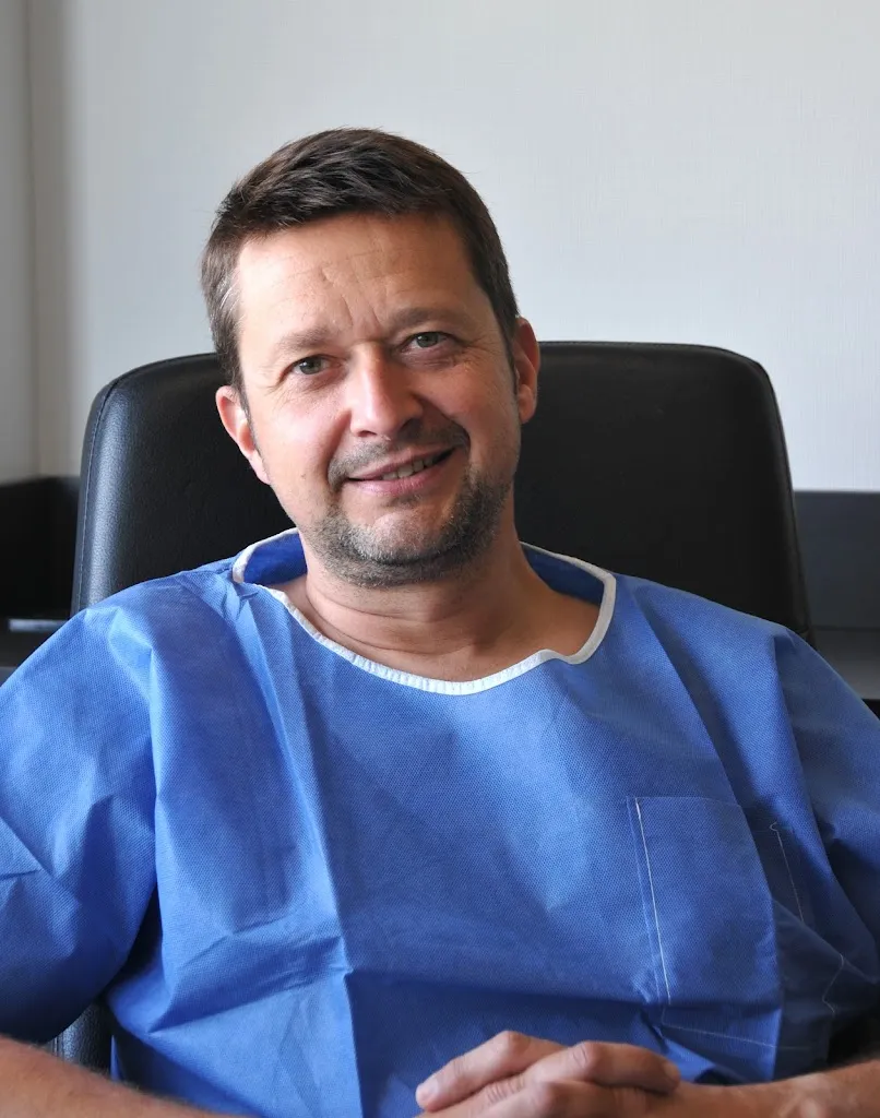 Dr Amaury GINDRE - Chirurgien Maxillo-Facial et Stomatologue_Dingy-Saint-Clair_slider_bild_3