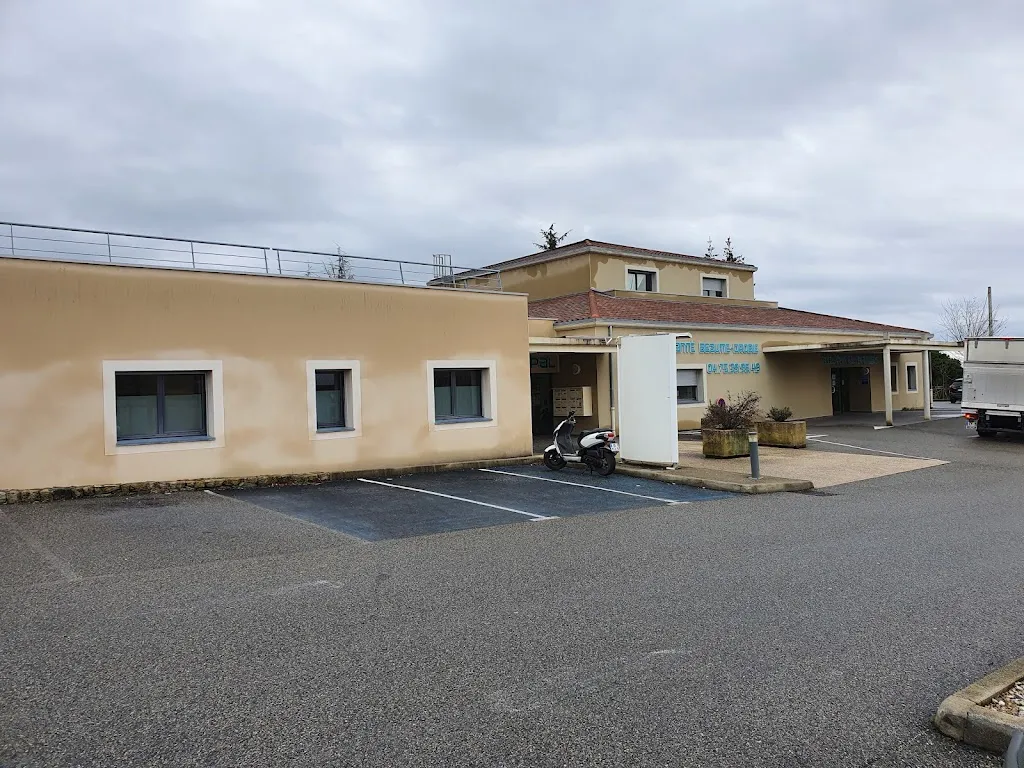 Maison de Santé Beaume Drobie doctor en Joyeuse