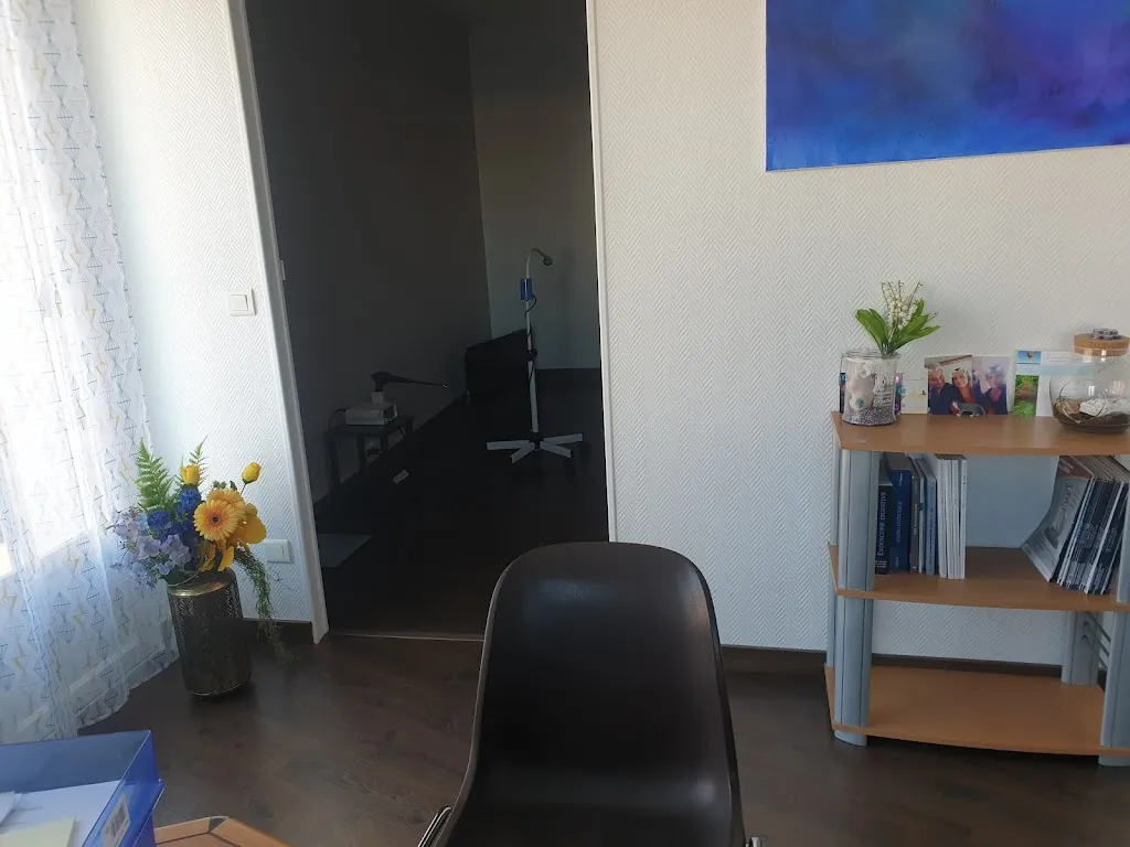 Dr Emmanuelle CRUZILLE doctor in Issoire