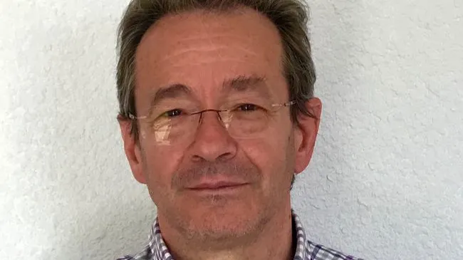 Dr Bernard Perret