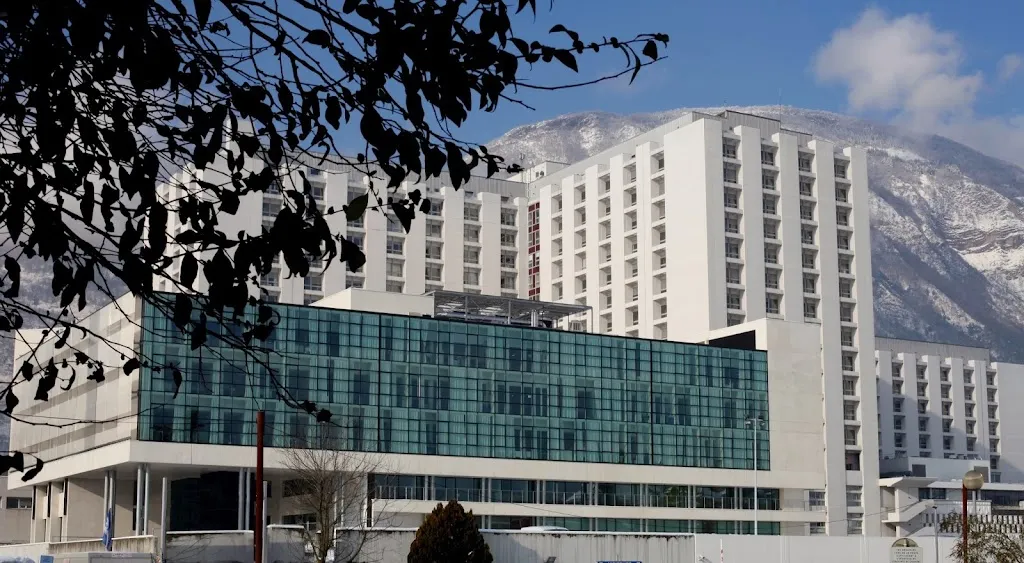 Hospital Michallon Chu Grenoble Alpes doctor en La Tronche