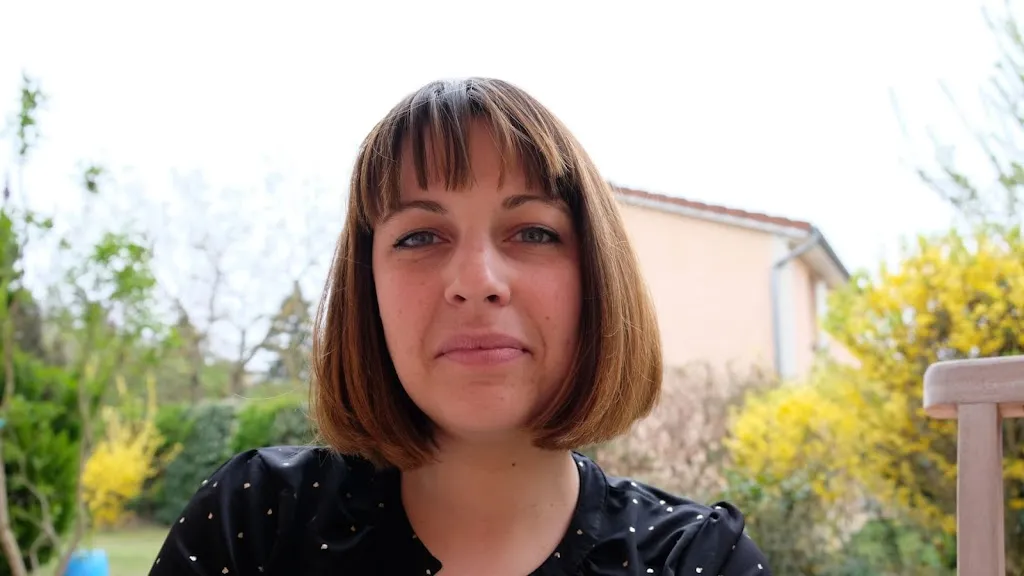 Dr Julia DEFRASNE