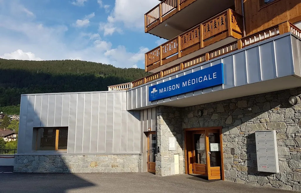 SCP MEDICARRE Joubert Barthes Minier Reggiori Cibrario Cribier Brizard Hay Auriol Fouilland medico a Arâches-la-Frasse