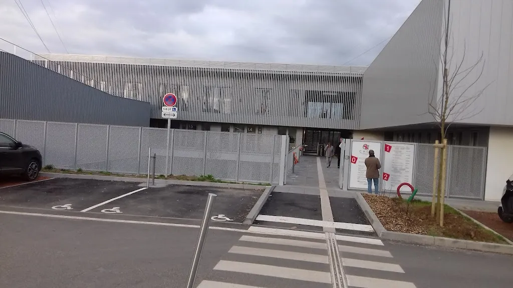 Surgical Medical Center De Touraine doctor en Saint-Cyr