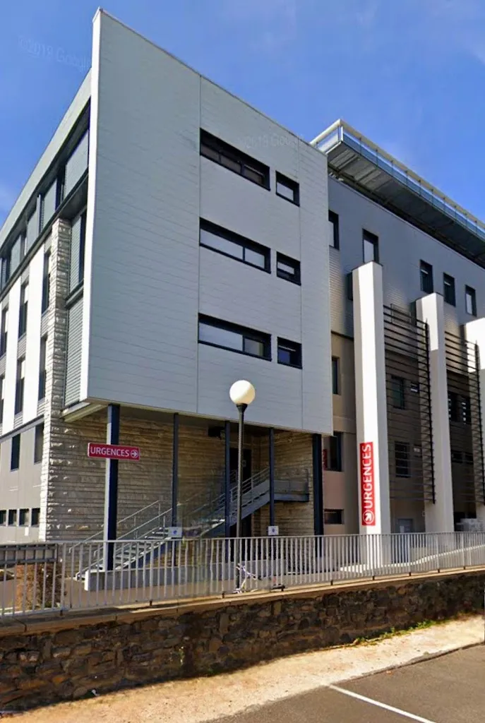 Centre Hospitalier de Saint-Flour Service des Urgences doctor en Saint-Flour