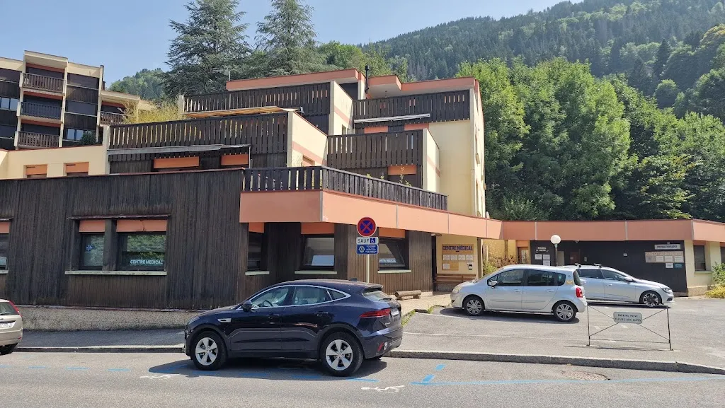 Medical Centre Fleur des Alpes_Saint-Gervais-d’Auvergne_slider_image_1
