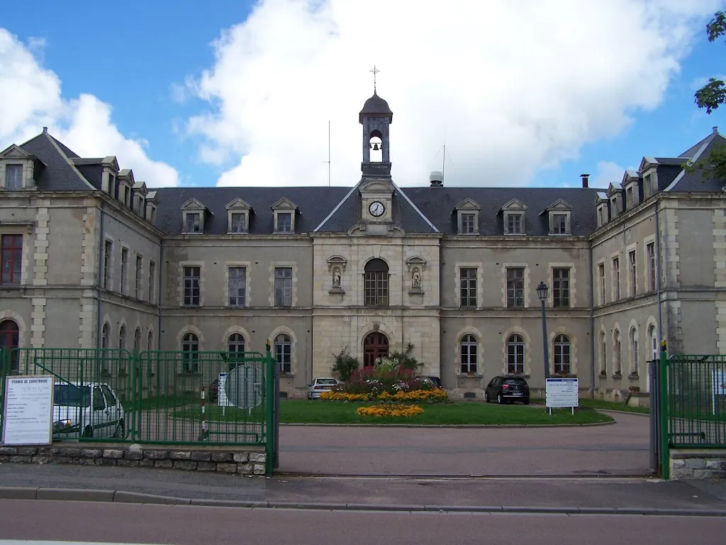 Hospital / Hospice De Château-Chinon