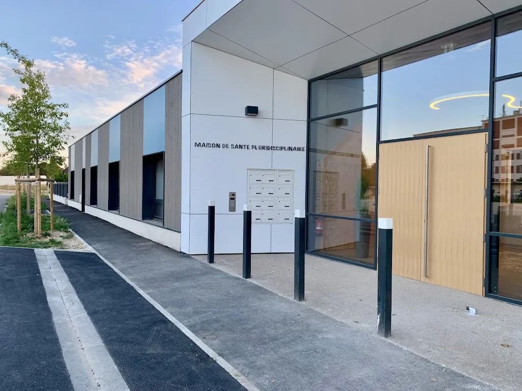 Maison de santé pluridisciplinaire sancéenne doctor en Saint-Julien