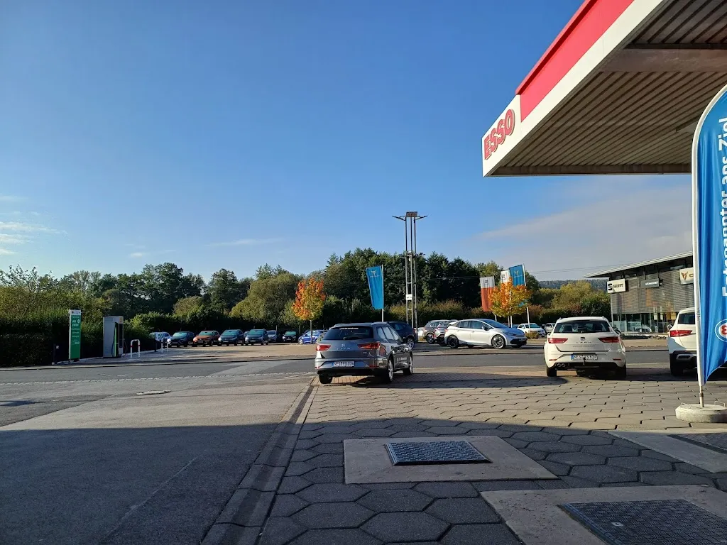 J. Valtin_Esso Station Ostheim_Ostheim vor der Rhön_avis