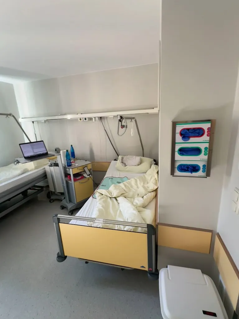 Eva_Dr. Lubos Medizin Pasing/ Zentrum für Diagnostik_Pasing_recensione