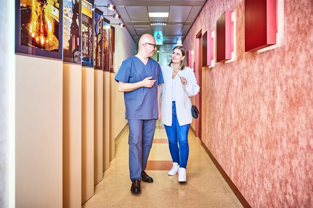 VenaZiel Berlin MVZ – Zertifiziertes Venen Kompetenz-Zentrum® – Venenzentrum & Gefäßchirurgie_Valley_slider_bild_3
