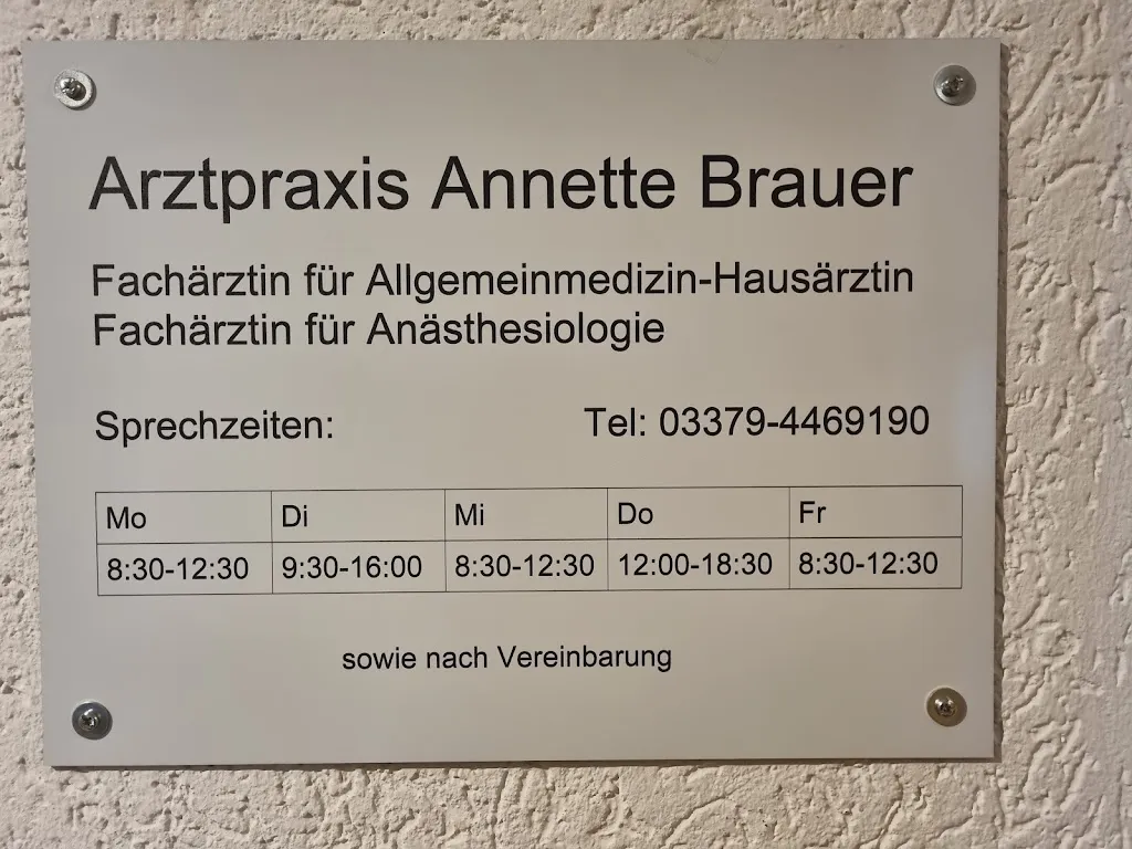 Hausarztpraxis Annette Brauer médecin à Blankenfelde