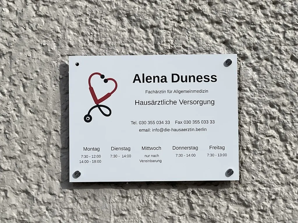 Hausarztpraxis Alena Duness_Falkenhagener Feld_slider_imagen_2