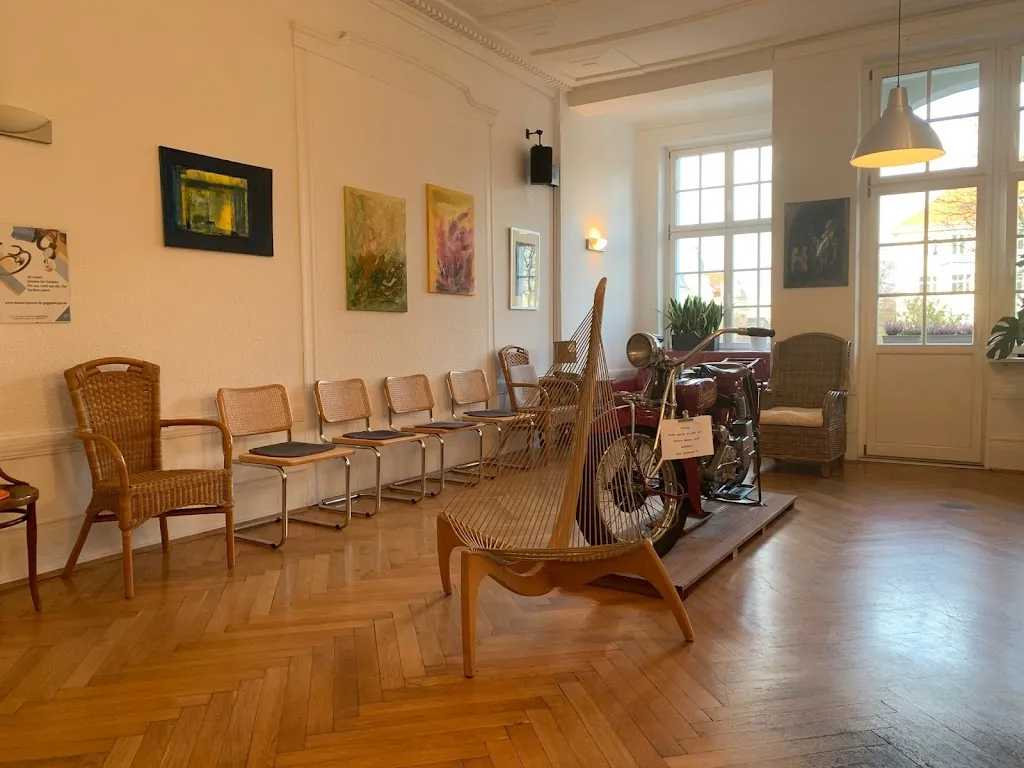 Hausärztliche Gemeinschaftspraxis Dres. med. Manuela und Peter Guggenberger médecin à Tempelhof