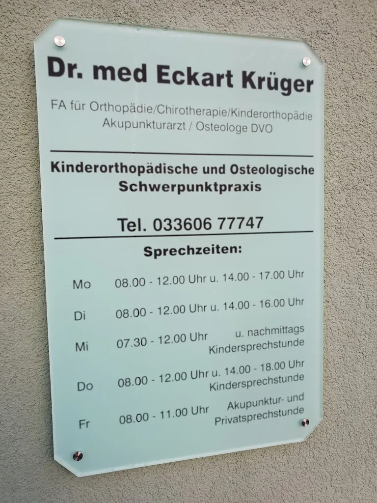 MVZ Orthopädische Praxis Dr. Miroslav Lenk_Groß Lindow_slider_image_1